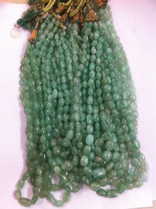 Cuentas de pepitas de color verde esmeralda, piedras preciosas verdes deslumbrantes para la fabricación y colección de joyas - Product Image 2