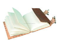 Carnet en cuir véritable marron gaufré à pierre unique, pages vierges, avec double fermoir en laiton antique, idéal pour cadeau (vente en gros)