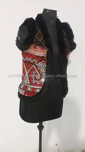 Chaqueta de Bordado Tradicional Estilo Banjara para Mujer con Colorido Trabajo de Hilo Hecho a Mano y Diseño Bohemio - Product Image 2