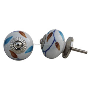 Boutons floraux pastel multicolores Boutons de porte de meubles en céramique de l'Inde CK-109 - Product Image 2