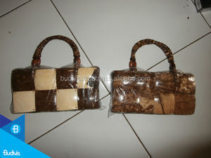 Handmade Coconut Shell Wallet for <b>Weddings</b> Custom Name Carving Party <b>Souvenir</b> Item - Product Image 4