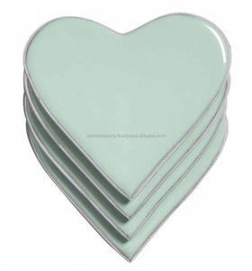 ชุดจานเสิร์ฟรูปหัวใจนำเสนอพื้นผิวมันวาวหรูหราและสไตล์โต๊ะที่ทันสมัยเหมาะสำหรับขนมของหวานและเป็นของขวัญ - Product Image 1