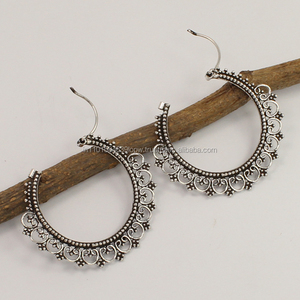 Pendientes de Aro de Plata de Ley 925 Hechos a Mano, Sin Piedras, Diseño Indio, Regalo para Ella - Product Image 1