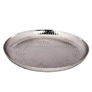 Posavasos Clásicos de Metal Plateado con Acabado Martillado, Forma Redonda, Protección para Bebidas y Copas de Vino, Empaquetados en Cartón - Product Image 4