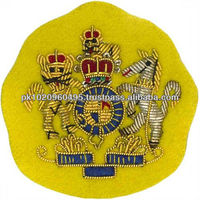 Patchs de blazer 3D personnalisés brodés à la main en fil d'or, sans nickel, motif Lion Couronné, à coudre, pour personnel, avec épée