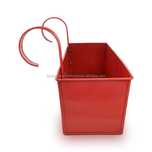 Bac à fleurs mural élégant, parfait pour améliorer votre jardin ou votre patio avec de belles fleurs - Product Image 2