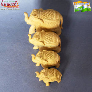 Figura de Elefante Tallada a Mano en Madera India, Artesanía para Decoración del Hogar, Coleccionables o Regalos Culturales - Product Image 5