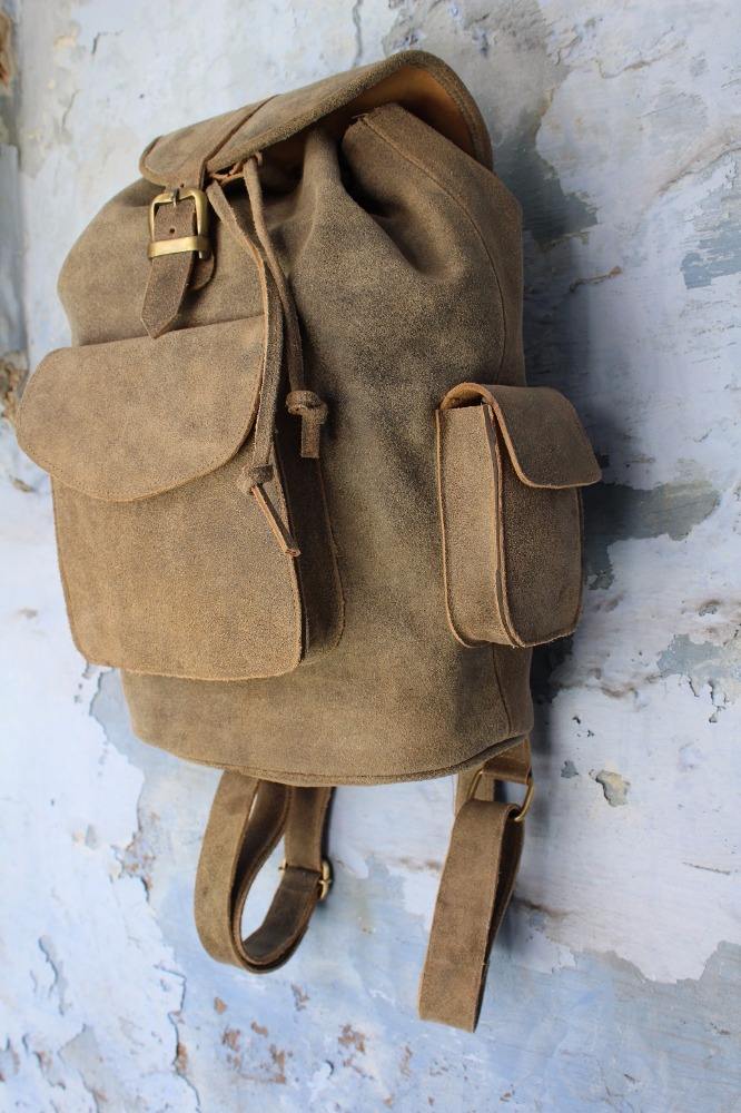 สีดำสีกากี