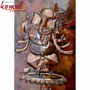 Décoration murale en cuivre repoussé, Dieu Ganesha en laiton, décoration hindoue, cadeau de mariage unique, art décoratif pour la maison et le temple - Product Image 2