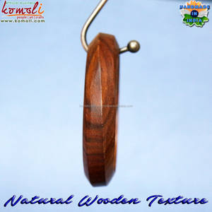 Bracelet en bois sculpté à la main, bracelet en bois courbé, bijoux - Product Image 3