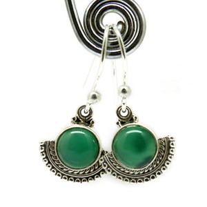 Pendientes Huggie de Ónix Verde con Diseño Impresionante, Plata de Ley 925, Estilo Bohemio, Joyería Certificada - Product Image 5
