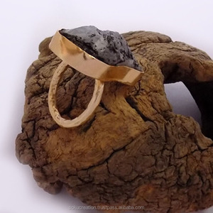 Anillo de bisel de diseñador SOKU #3425 hecho a mano 14K Vermeil chapado en oro latón joyería martillo textura Arco Iris Luna fiesta de compromiso - Product Image 4