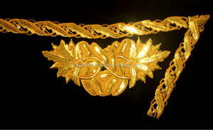 OEM personalizado de lujo lingotes bordado cuello puño mano tela uniforme ceremonial moda lingotes - Product Image 5