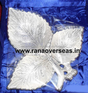 Bandeja de hojas con 3 compartimentos, plateada, para servir frutas, aperitivos, palomitas de maíz y dulces - Product Image 2