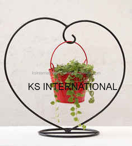 Jardinière suspendue en forme de cœur revêtue de poudre rouge, lanterne de bougie suspendue de jardin, support de lampe à thé, support de crochet - Product Image 1