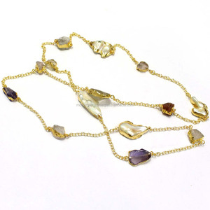 Collier long sans fin en laiton plaqué or 22 carats avec perle polie et zircon, chaîne fine pour soirée - Product Image 1