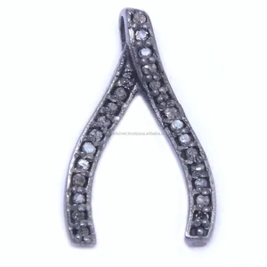 Pave Diamant Geoxideerd Over Sterling Zilver Wishbone Charm Hanger