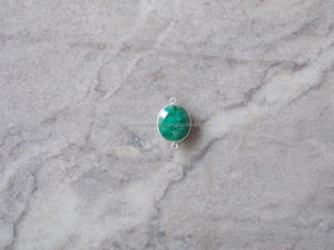 Conector de Brazalete Hecho a Mano con Esmeralda Teñida de Plata de Ley 925, Forma Ovalada, Doble Engaste, Facetado, Grado AAA, 10x12mm - Product Image 4