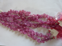 Perles de pierre en forme de goutte d'eau facettées rouge rubis, certifiées par une expertise tierce, CosZcalt Exports BNM702, pour la fabrication de bijoux