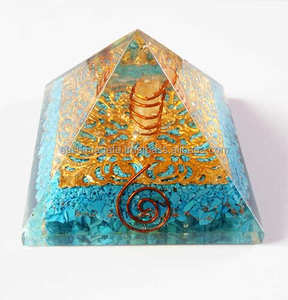 Vente en gros de pyramide d'orgone turquoise avec symbole Reiki sculpté Feng Shui mascotte pierre précieuse symbole Reiki gravé - Product Image 1