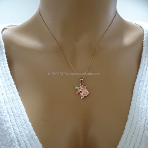 Collier pendentif lion femme en or massif 14 carats Bijoux fins pour femmes fabriqués en Turquie - Product Image 4