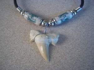 Collier en marbre naturel, fossiles, ammonites, dents de requin, goniatites, forme spéciale 2,3 cm - Product Image 3