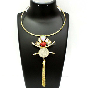 Gargantilla de moneda chapada en oro de 22 quilates hecha a mano, collar llamativo, piedra principal de ágata para fiestas de aniversarios de compromiso - Product Image 1