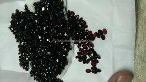 Gemas Sueltas de Granate Rojo Oscuro Almandina Natural de Alta Calidad, Grado AAA, Forma Ovalada, Tamaño 6x4mm, con Juego de Color para Joyería - Product Image 2