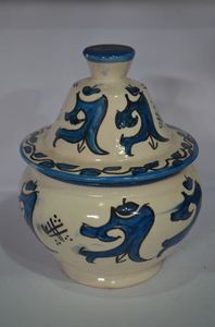 Boîte à bonbons marocaine décorée de dessin à la main, inspiré de la vaisselle marocaine en céramique faite à la main, boîte à sucre de conception de décoration - Product Image 3