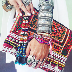 Bolso de Mano Boho con Bordado Tribal Afgano en Tela Vintage Hermosa - Product Image 2