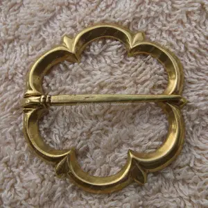 Hebilla Vikinga TIGER TOUCH 1250-1400, Hebilla de Cinturón de Latón Medieval Duradera y Elegante, Sin Níquel, Hecha a Mano, Fundición a Presión - Product Image 1