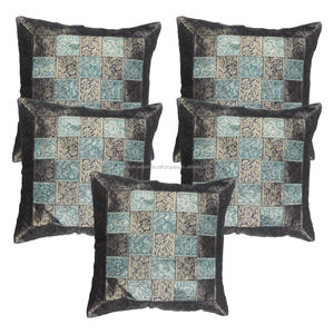 Cui — housse de coussin 105 soie, cinq pièces - Product Image 1