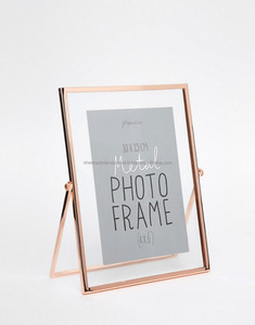 โต๊ะทำงานโลหะทองเหลืองและแก้วสไตล์วินเทจสีทองโบราณกรอบรูปแฟนซีกรอบรูปสำหรับบ้าน - Product Image 1