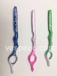 Maquinilla de afeitar con forma de pluma y cuchillas - Product Image 3