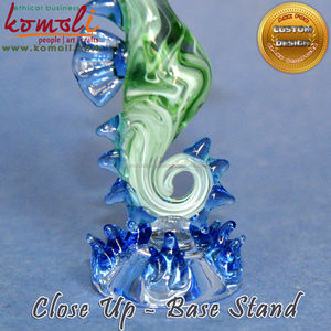 Figurine en verre en forme d'hippocampe, en verre coloré vert, technique de lampworking - Product Image 3