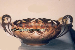 Plat de service traditionnel en laiton avec poignée, idéal pour la maison, les restaurants et les hôtels, parfait pour les currys, les collations et les repas spéciaux à un prix avantageux - Product Image 2