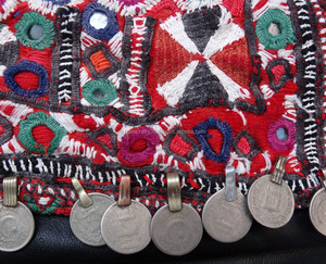 Cartera de Mujer Bordada a Mano Estilo Gitano Banjara Vintage al por Mayor - Product Image 3