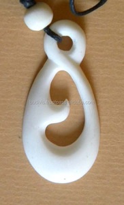 Specialista Tribale Osso Intaglio in Fatti A Mano Ciondolo Gioielli Diretta Artista - Product Image 3