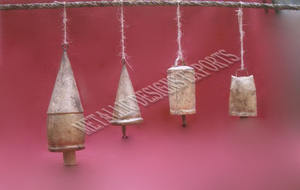 Campana colgante de Navidad de metal en forma hexagonal - Product Image 6