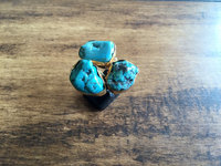 Bague cocktail indienne artisanale unique avec 3 pierres turquoise serties clos, taille ajustable, adaptée aux enfants, sans nickel, plaqué laiton
