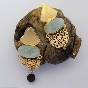 Boucles d'oreilles pendantes en laiton avec druse d'aventurine, plaqué or, bijoux de haute couture, incrustées de perles et de diamants, cadeau idéal pour les fêtes - Product Image 1