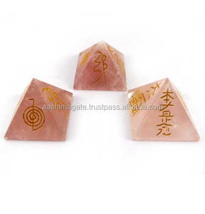 Vente en gros USAI Reiki Pyramide Énergie Figurine Premium Quartz Rose Cristal Artisanat À La Main À Partir De Matériaux De Haute Qualité - Product Image 1