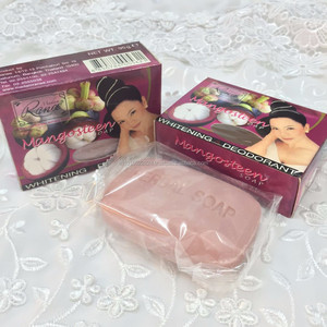 Savon artisanal médicinal à base de mangoustan et de plantes, imprimé à la main, enrichi au glutathion, blanchissant et hydratant, pour tous – Marque Madame Ranee - Product Image 6