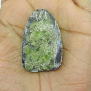 Epidota Natural Druzy 33X51mm Diseño Elegante 23.93 Gms Piedra Preciosa Suelta Calidad AA Modelo IG3965 de Ishu Gems - Product Image 3