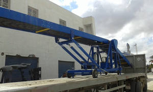 Convoyeur industriel d'empileur de sac avec la structure robuste et la capacité de charge élevée pour la manipulation continue du ciment d'engrais de grain - Product Image 5