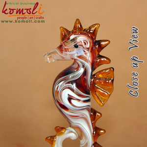 Estatua de caballito de mar de Murano rojo mixto, estatuilla de caballito de mar de cristal hecha a mano para decoración del hogar, coleccionables y amantes del océano - Product Image 2