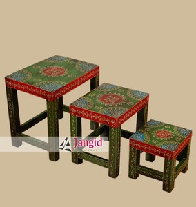 Ensemble de 3 tabourets gigognes en bois peints à la main, design traditionnel, motif vert et rouge, meubles de salon, ensemble d'ottomans faits à la main - Product Image 4