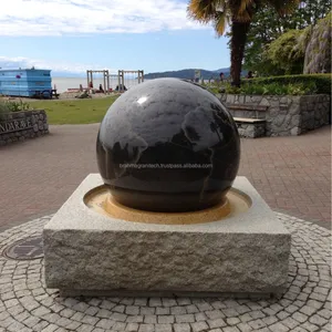 Moderner natürlicher schwarzer Steingarten-runder Granitmarmor-Rolling-Ball-Wasser brunnen im Freien