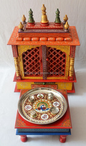 Temple en bois indien magnifiquement peint à la main en bois de qualité supérieure avec fenêtre et tiroirs pour suspension murale et dessus de table - Product Image 4