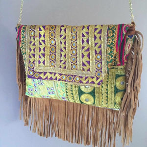 Sac à main à rabat en cuir véritable KAMARVY, artisanat traditionnel, style bohème gypsy Banjara Ibiza indien, fabriqué à Delhi - Product Image 1